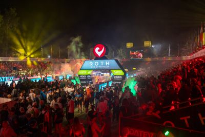 Athletes celebrate the 2026 DATEV Challenge Roth at the stadium