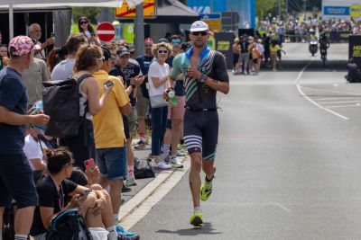 Athletes on the running course at the 2026 DATEV Challenge Roth