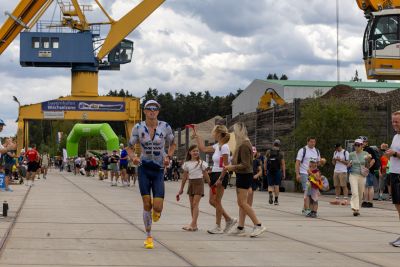 Athletes on the running course at the 2026 DATEV Challenge Roth
