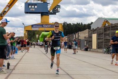 Athletes on the running course at the 2026 DATEV Challenge Roth