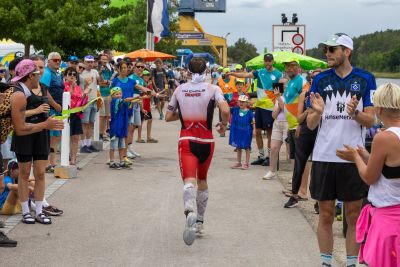 Athletes on the running course at the 2026 DATEV Challenge Roth