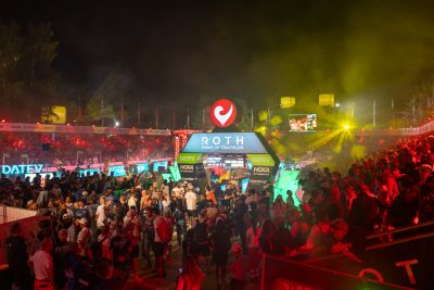 Athletes celebrate the 2026 DATEV Challenge Roth at the stadium