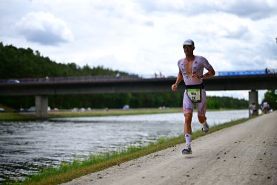 Athletes on the running course at the 2026 DATEV Challenge Roth