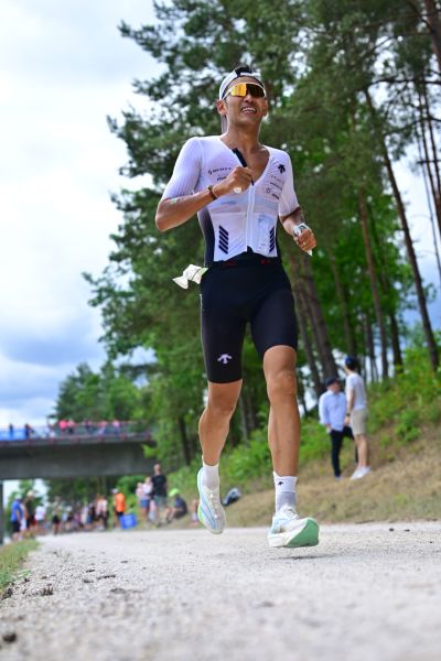 Athletes on the running course at the 2026 DATEV Challenge Roth