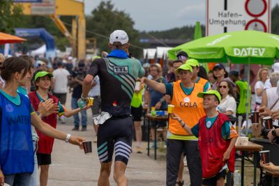 Athletes on the running course at the 2026 DATEV Challenge Roth