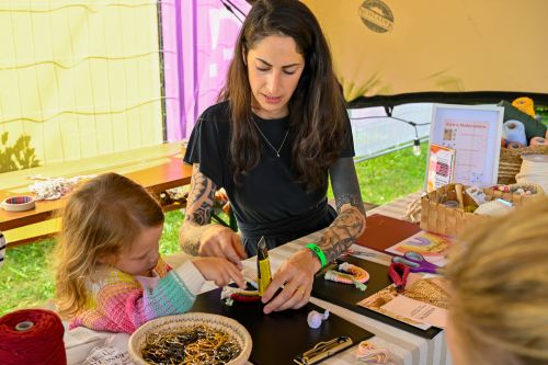 Kreativprojekte mit Kindern auf dem Festival Market beim DATEV Challenge Roth