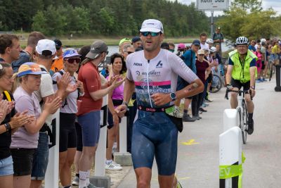 Athletes on the running course at the 2026 DATEV Challenge Roth