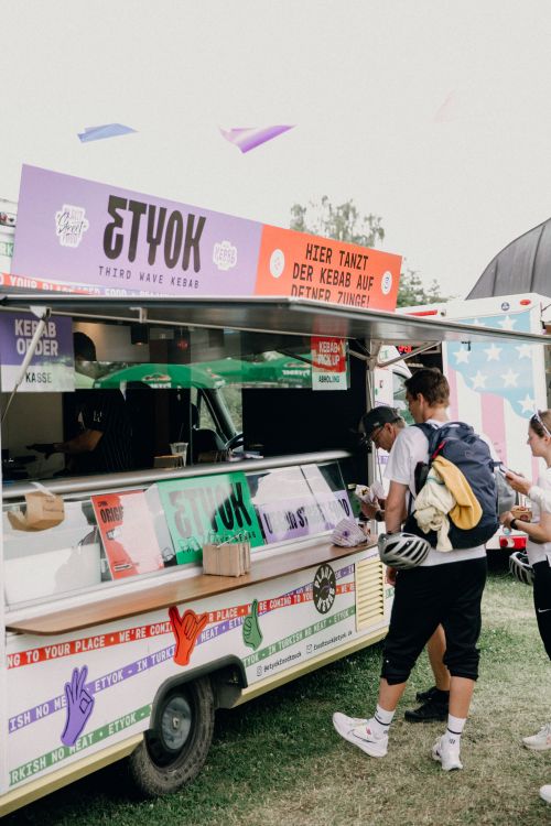 Foodtruck auf dem Festival Market beim DATEV Challenge Roth