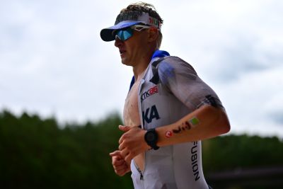 Athletes on the running course at the 2026 DATEV Challenge Roth