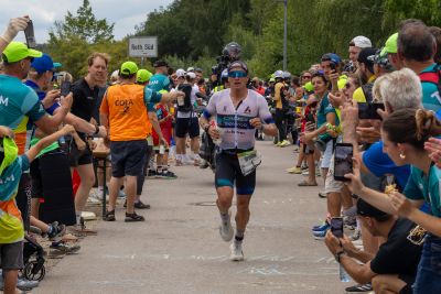 Athletes on the running course at the 2026 DATEV Challenge Roth