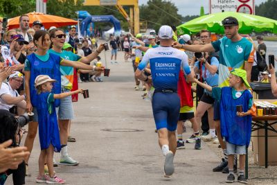 Athletes on the running course at the 2026 DATEV Challenge Roth