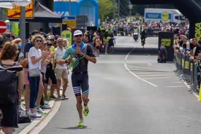 Athletes on the running course at the 2026 DATEV Challenge Roth