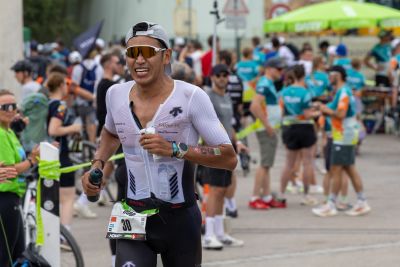 Athletes on the running course at the 2026 DATEV Challenge Roth