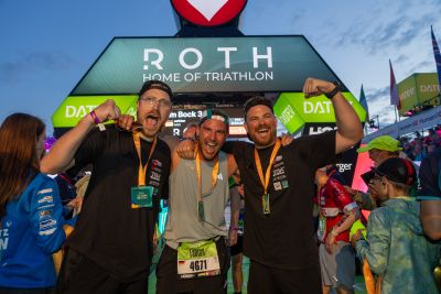Athletes celebrate the 2026 DATEV Challenge Roth at the stadium
