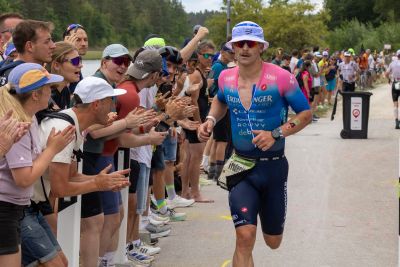 Athletes on the running course at the 2026 DATEV Challenge Roth