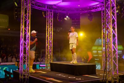 Athletes celebrate the 2026 DATEV Challenge Roth at the stadium