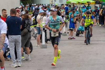 Athletes on the running course at the 2026 DATEV Challenge Roth
