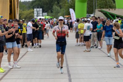 Athletes on the running course at the 2026 DATEV Challenge Roth