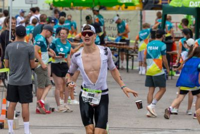 Athletes on the running course at the 2026 DATEV Challenge Roth