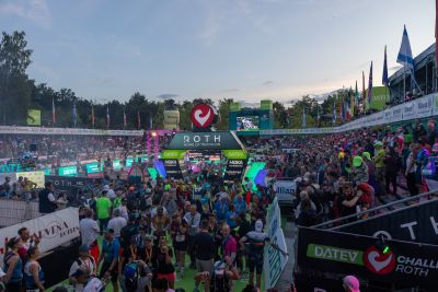 Athletes celebrate the 2026 DATEV Challenge Roth at the stadium